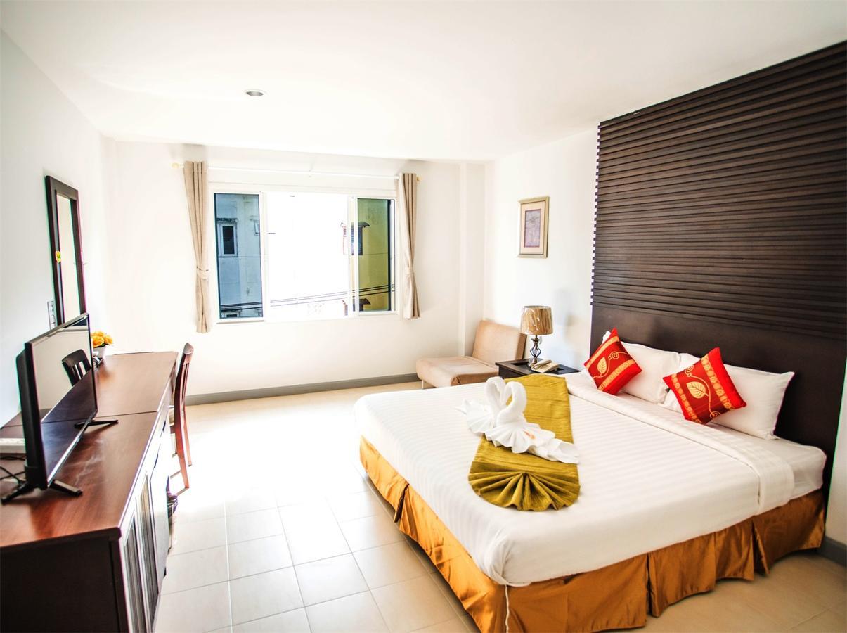 Sino House Patong Hotel Exterior photo