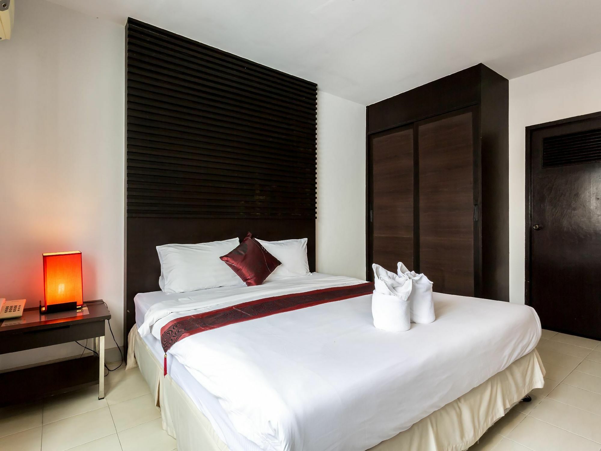 Sino House Patong Hotel Exterior photo